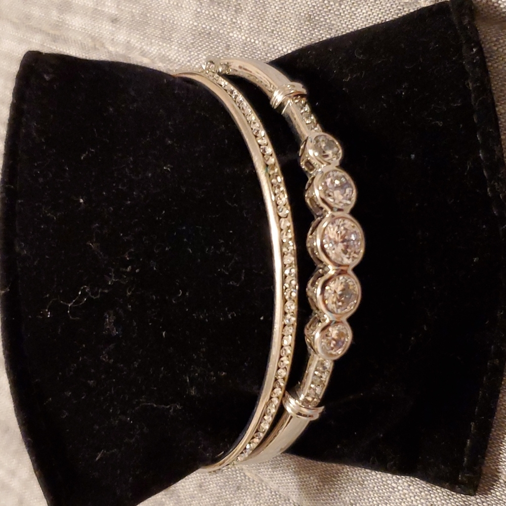 Fifth Avenue Bangle Collection